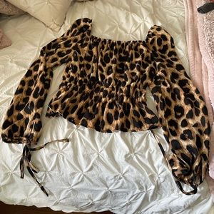 Leopard peasant top